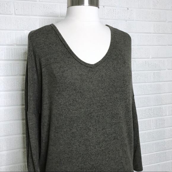 Moa Moa Small S Dark Olive Green Soft V Neck Top 3/4 Sleeve Made in USA Womens - Picture 4 of 6